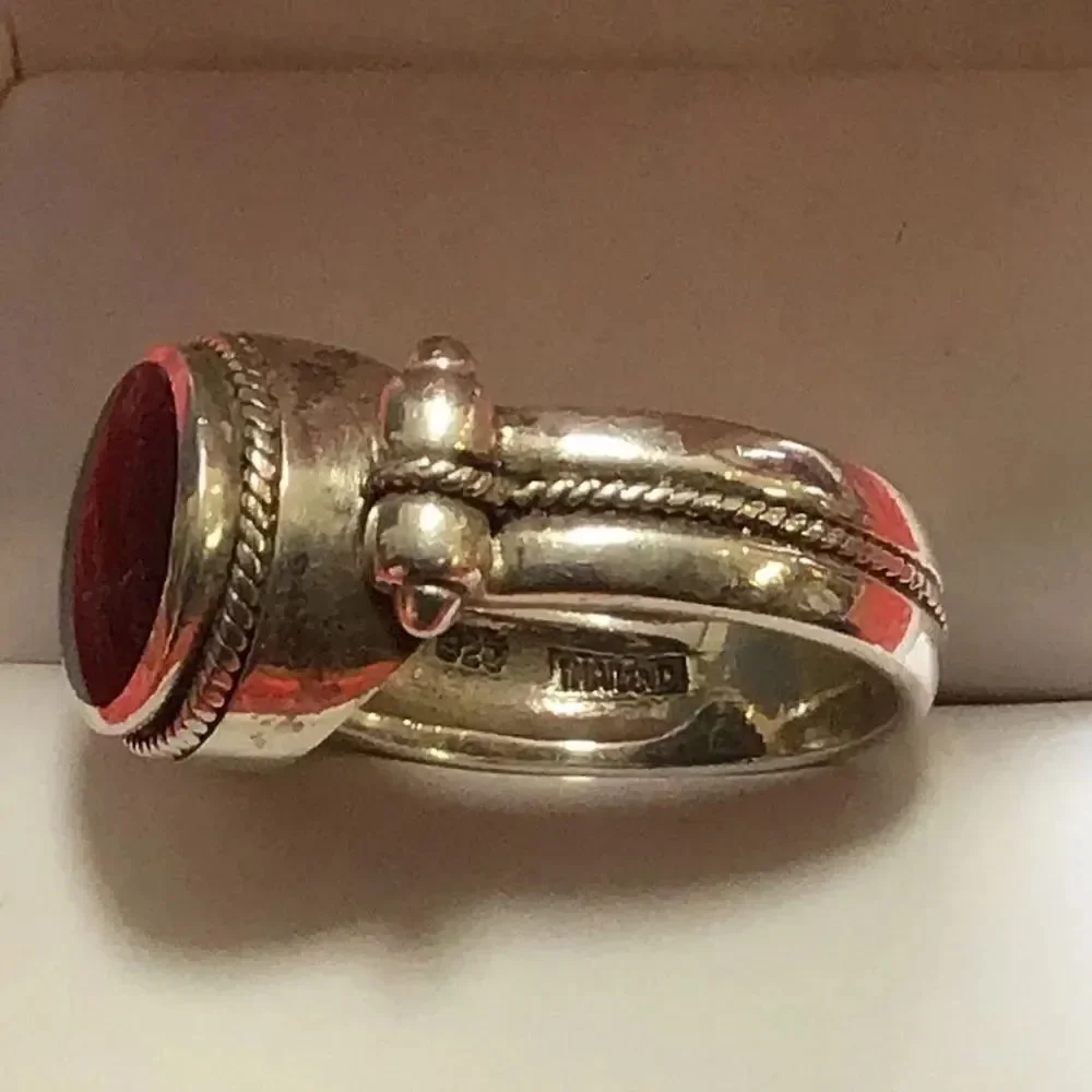 Vintage round onyx and sterling silver ring size 8